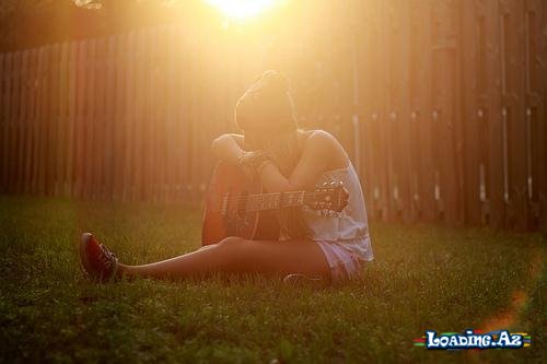 + Görmədiyin birini necə sevirsən? + Necə yəni indi korlar sevə bilməz? ♥ - Sun.Az