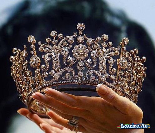 ♕  QUEEN ♕