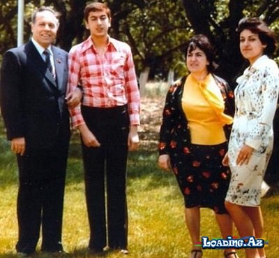 Sevil Əliyeva 41 il əvvəl çəkilmiş ailə fotosunu paylaşdı