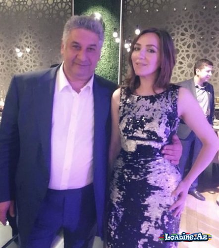 Azərbaycanlı müğənni nazirimizlə bir arada - FOTO - Sun.Az