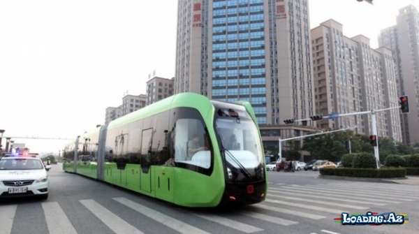 Dünyada ilk relssiz tramvay xətti Çində istifadəyə verilib