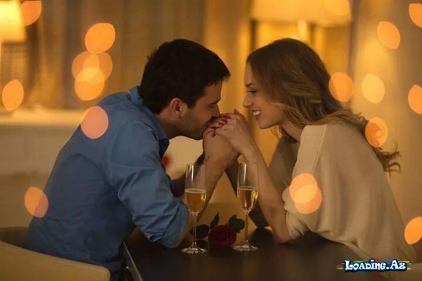 KİŞİ BİR QADINI HƏQİQƏTƏN SEVİRSƏ GÖSTƏRƏCƏYİ 10 DAVRANIŞ - Sun.Az