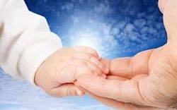 Bir kişiylə xoşbəxt olmaq istəyirsənsə onu anla, sevməsən də olar. Bir qadınla xoşbəxt olmaq istəyirsənsə onu sev, anlamasan da olar.