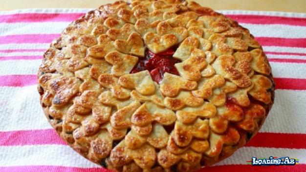 Ətirli Çiyələkli Ürək Piroqu