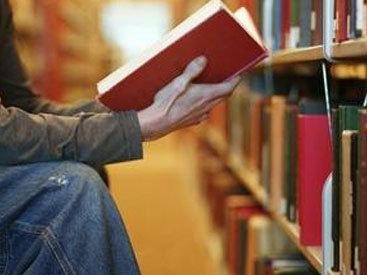 Kitab Oxuyan Qızlar Diqqəti Çox Cəlb Edirlər? - Sun.Az