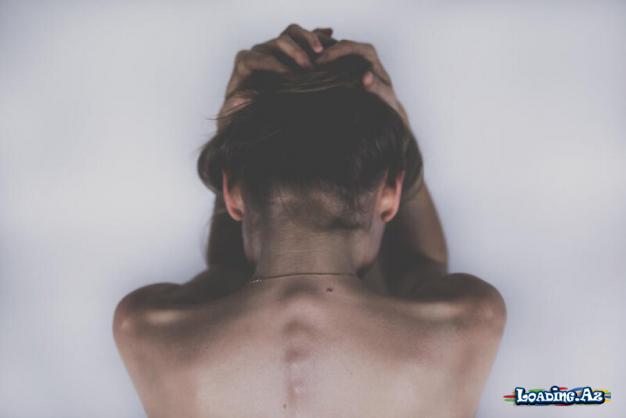 Stressin saç tökülməsinə TƏSİRİ - Sun.Az