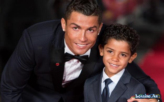 Ronaldo oğluna telefon işlətməyi qadağan edib - Sun.Az