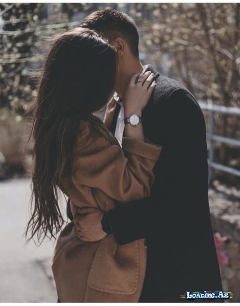 Bu gün də sabah da ürəyin qədər yaxınındayam, özünü tənha hiss etdiyində əlini ürəyinə qoy mən həmişə oradayam. (8000 - ci xəbərim) - Sun.Az
