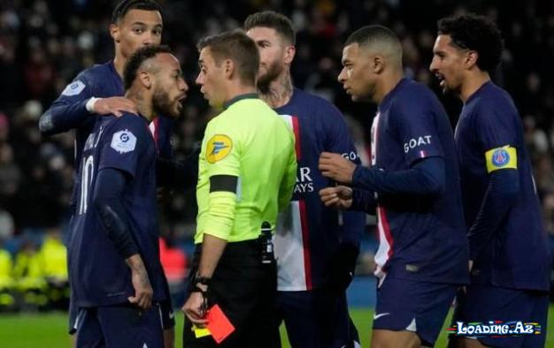 Neymar "qırmızı" aldı, stadionu tərk etdi - Sun.Az
