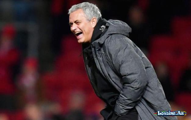 PSJ Mourinyo ilə danışıqlar aparır
