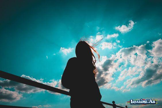- Biz həyatda bircə dəfə sevirik. Sonra isə onun oxşarını axtarırıq - Sun.Az