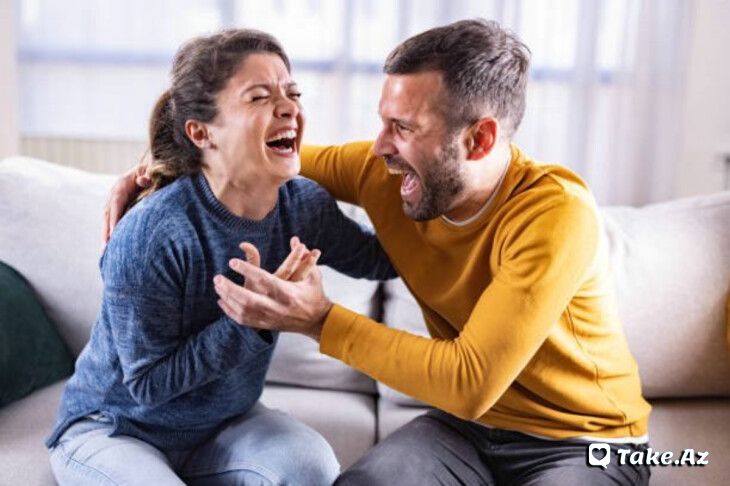 Yumor hissi nədir və onu necə inkişaf etdirmək olar?