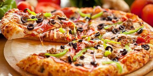 Ev şəraitində çox dadlı, yumşaq və asan pizza hazırlamaq resepti - Sun.Az