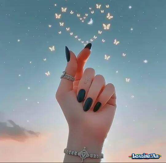 Və sonda sadəcə ruhundakı gözəlliyi görən sənlə qalır.💜🌸