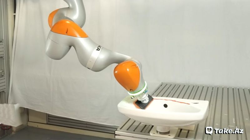 Bir insanın elədiklərini "izləyərək" öyrənən robot hazırlanıb! - Sun.Az