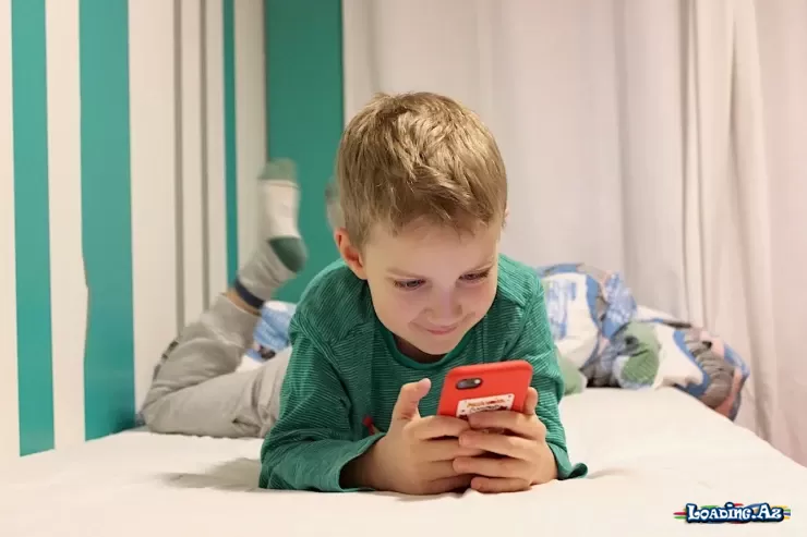 Uşaq telefondan nə qədər istifadə edə bilər: yaşından asılıdır - Sun.Az