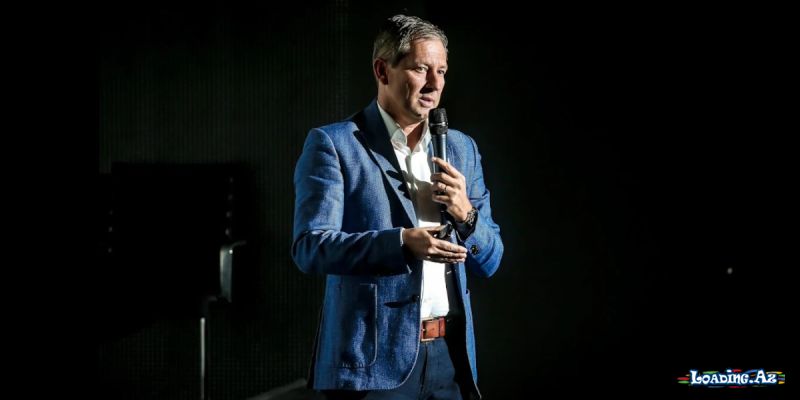 AFFA Hakimlər Komitəsinin sədri Frank De Bleker referilərin performanslarını dəyərləndirib