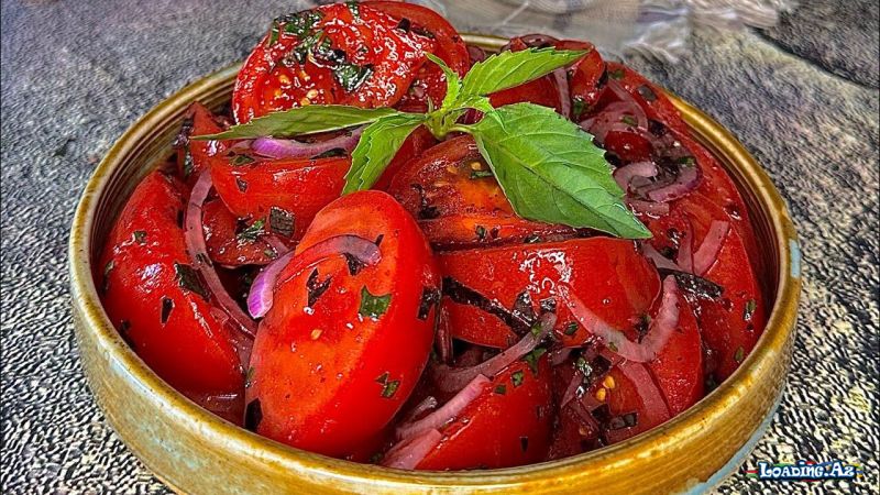 Yeni pomidor salatının resepti - Sun.Az