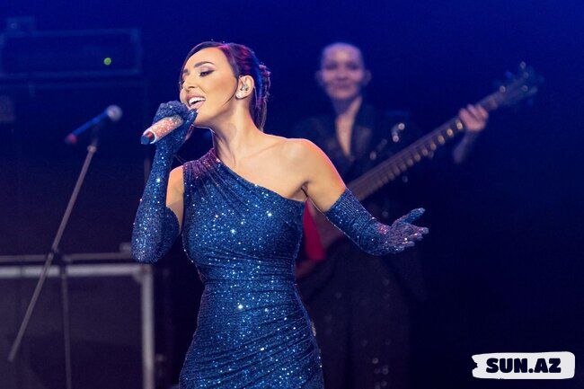 Alsu Sevgililər günündə Bakıda möhtəşəm konsertlə çıxış edib