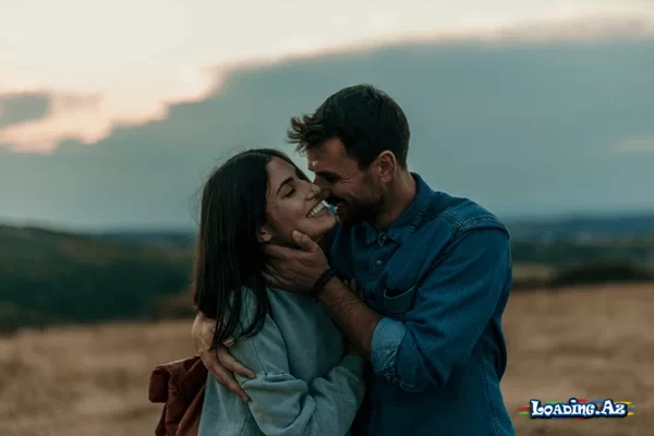 Ruhların Səssiz Danışığıdır Sevgi - Sun.Az