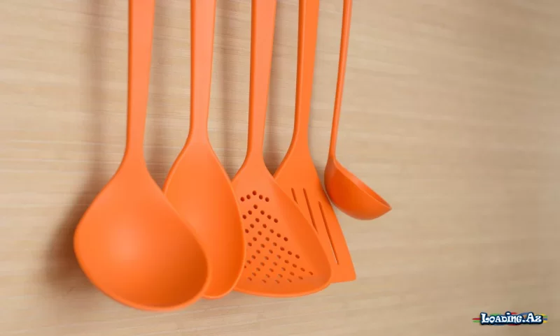 Mətbəxdəki gizli təhlükə: Əriyən plastik qidaya qarışır - Sun.Az